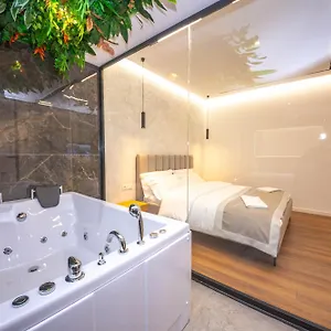 فندق Riviera, Kamez